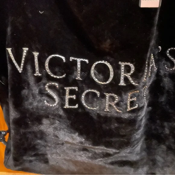 🆕 Victoria’s Secret velvet bag - Picture 3 of 5
